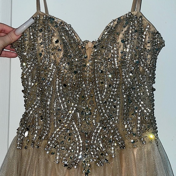 NUDE/TAN HIGH QUALITY FORMAL DRESS 💎 prom dress & graduation dress worthy 🤍 - Picture 7 of 8